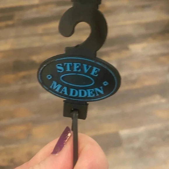 Steve Madden Initial K Metal Link Belt New NWT Small Medium - Picture 2 of 5